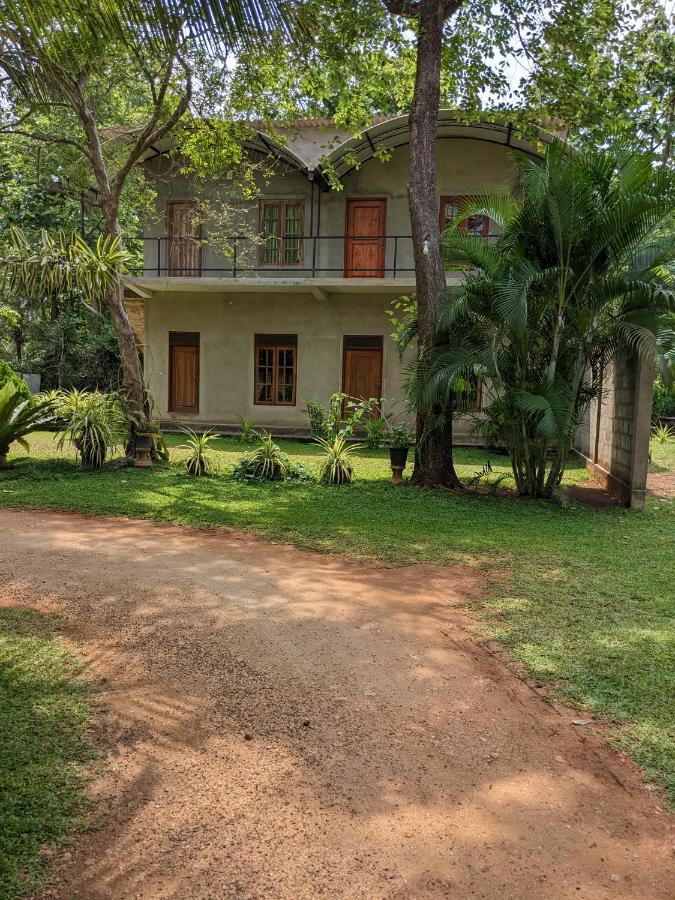Afenta Motel- Mihintale Extérieur photo